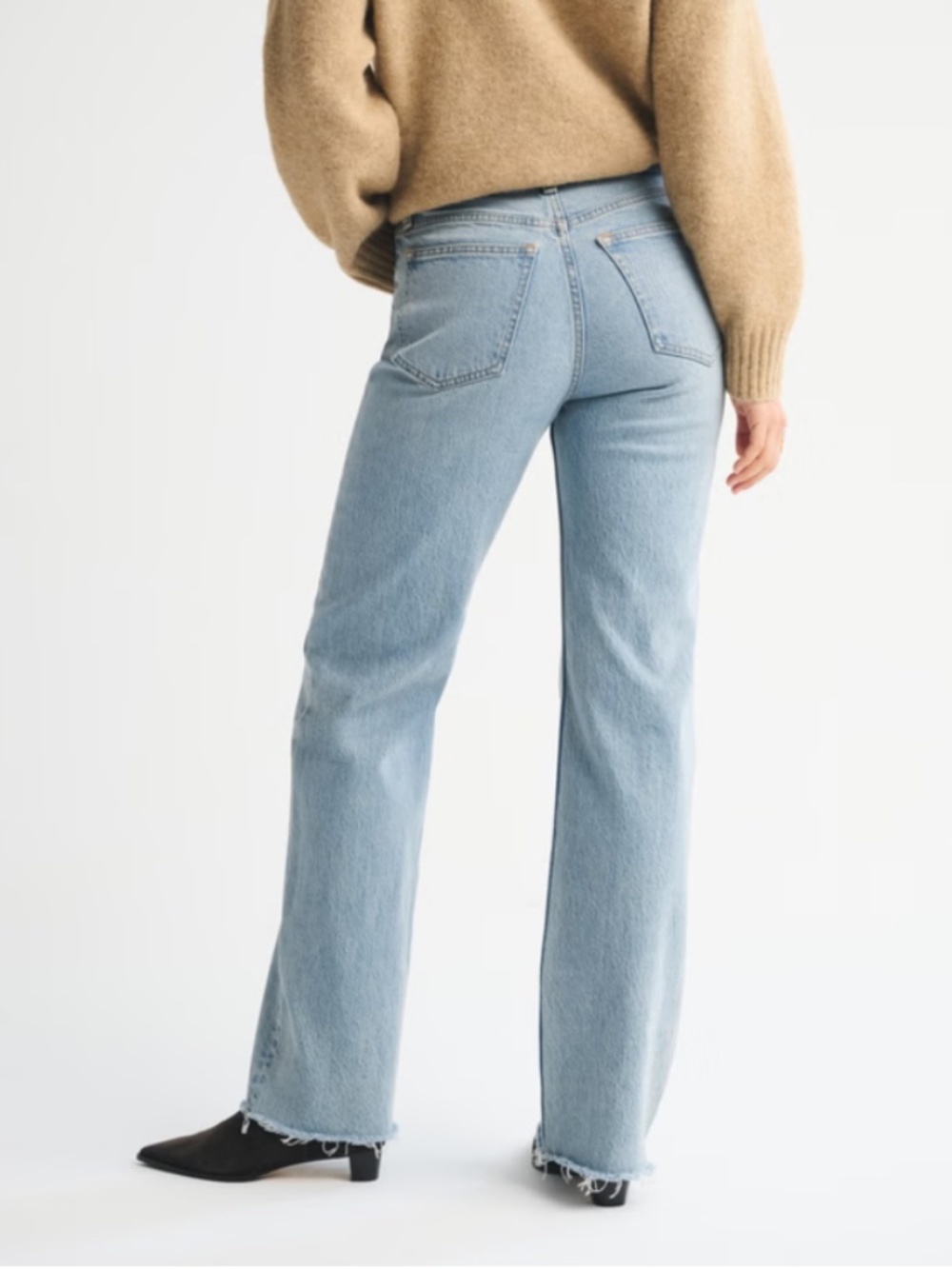 Abercrombie & Fitch The 90s Relaxed High-Rise Light Wash Jeans
